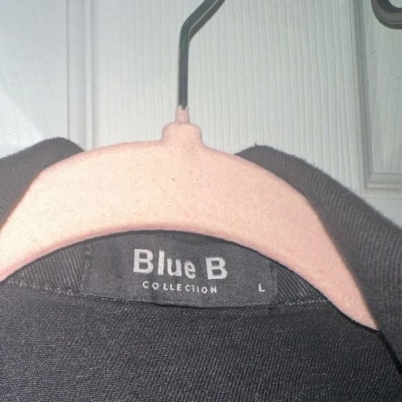 Black Jean jacket with rhinestone across front & back - Picture 2 of 8